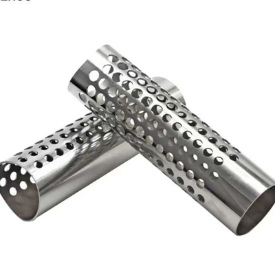 ステンレス鋼の管CNC 4の軸線の継ぎ目が無い円形の鋼鉄管を切る銅合金レーザー